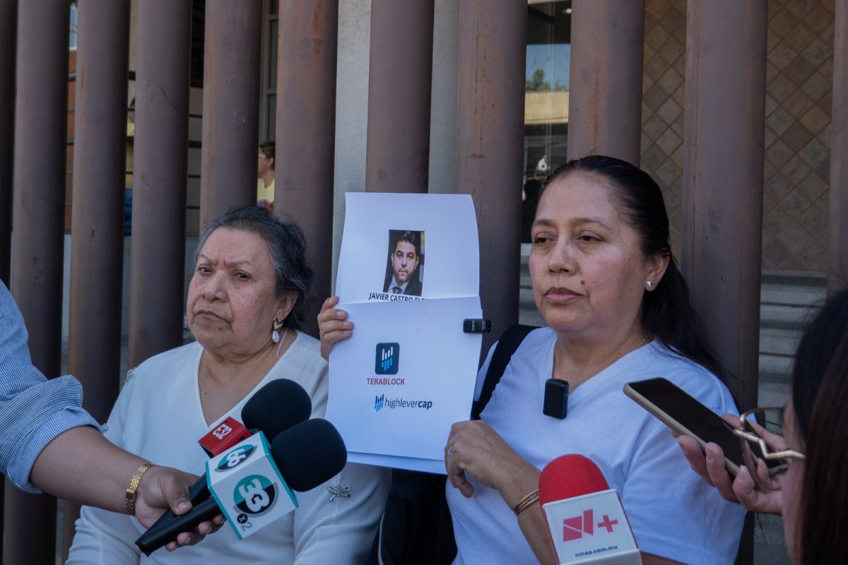 Realizan audiencia inicial por presunto fraude con criptomonedas; afectados exigen justicia