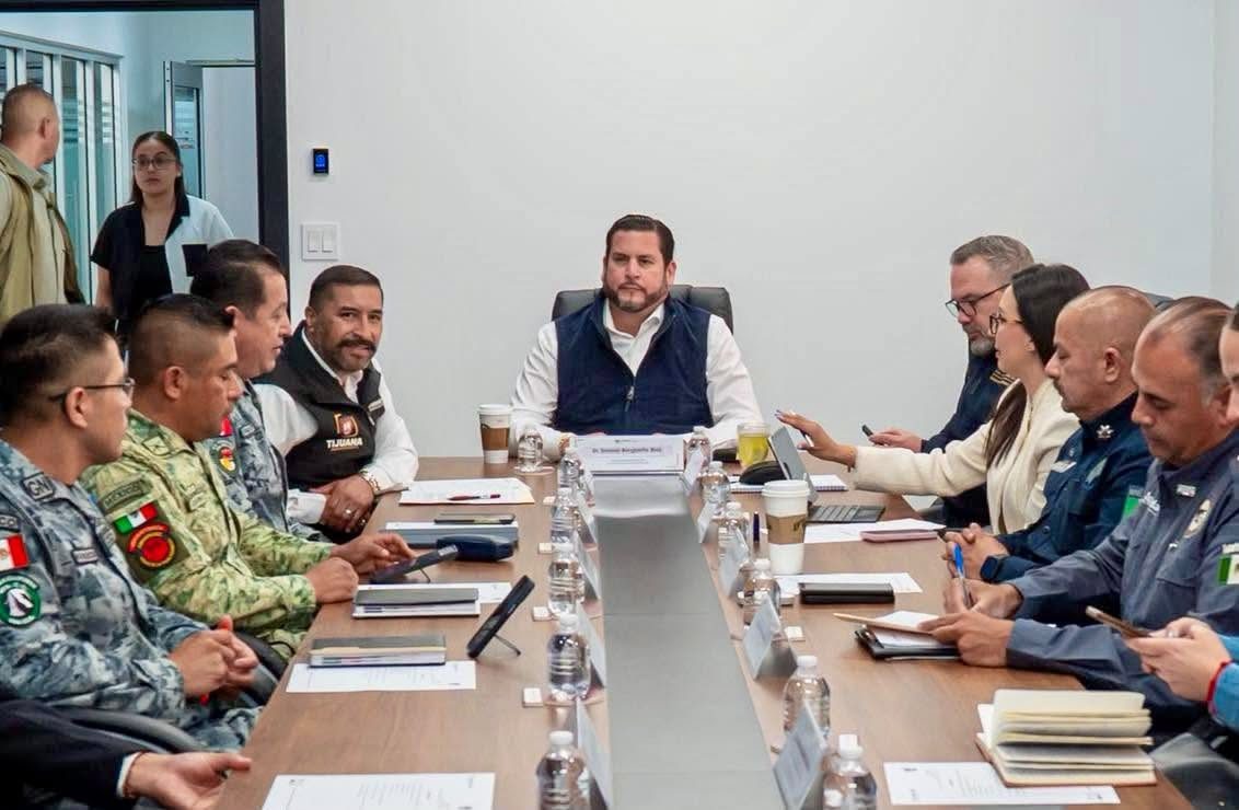 Burgueño presenta a Ramón Vázquez Valadez en Mesa de Paz de Tijuana