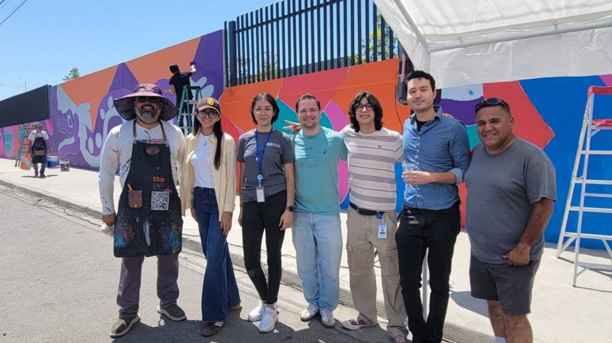 Más de 80 voluntarios transforman un muro en San Antonio de los Buenos