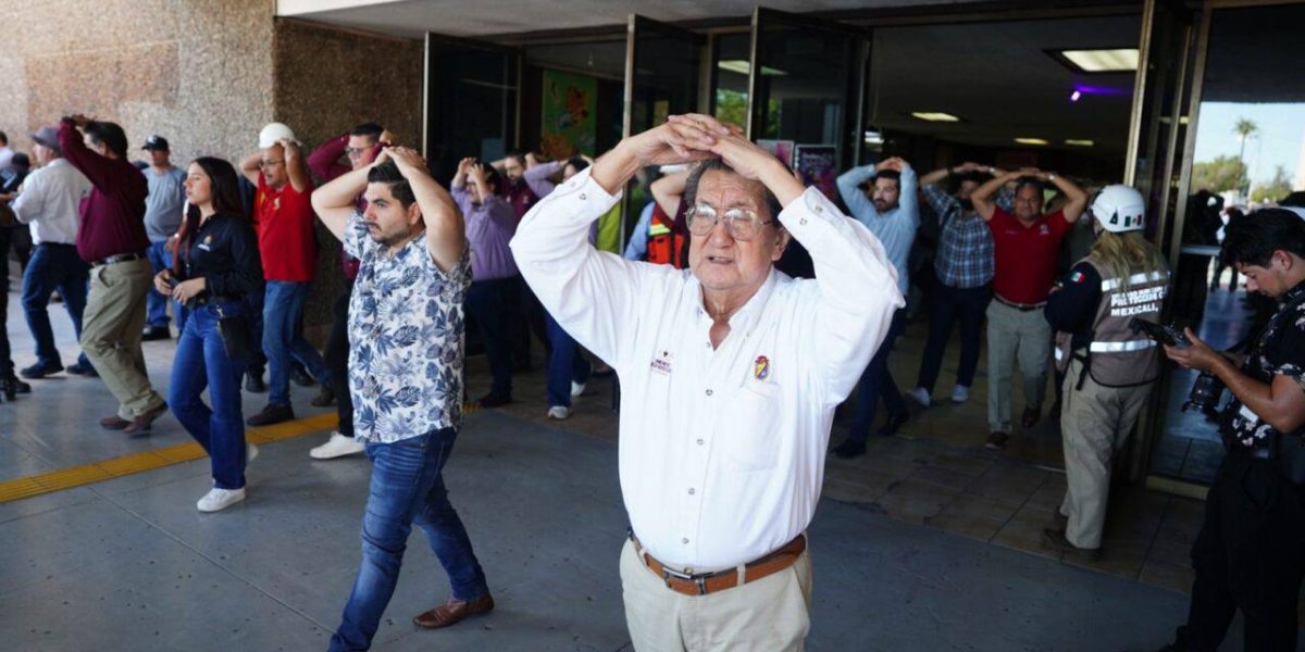 Bomberos de Mexicali y California realizan simulacro conjunto de rescate e incendios