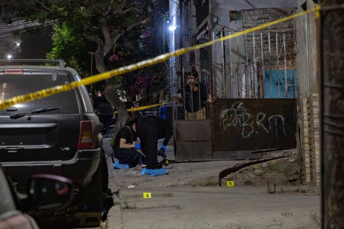 Hombre es atacado a balazos en su vivienda de Sánchez Taboada, Tijuana
