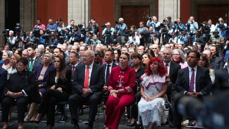 Marina del Pilar Ávila asiste al Segundo Informe de Sheinbaum en Palacio Nacional