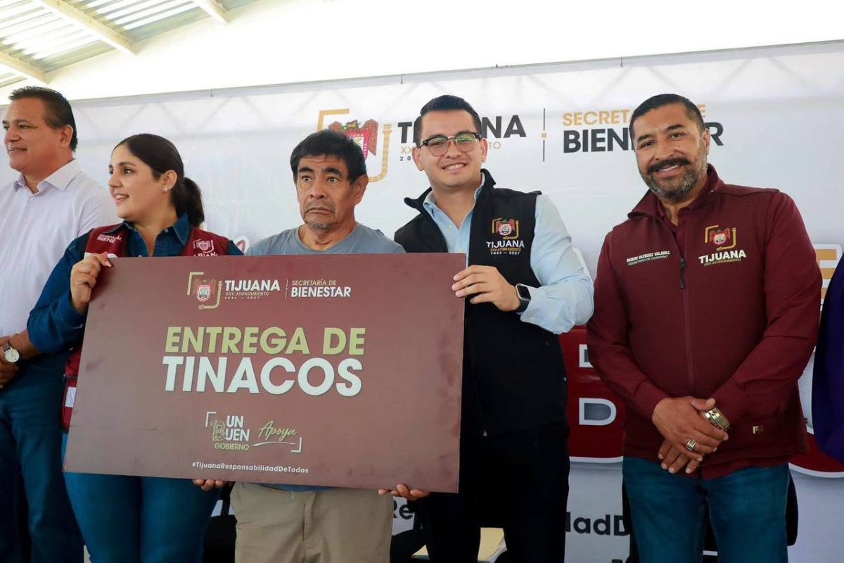 Valle de las Palmas recibe tinacos y servicios médicos en jornada de atención municipal