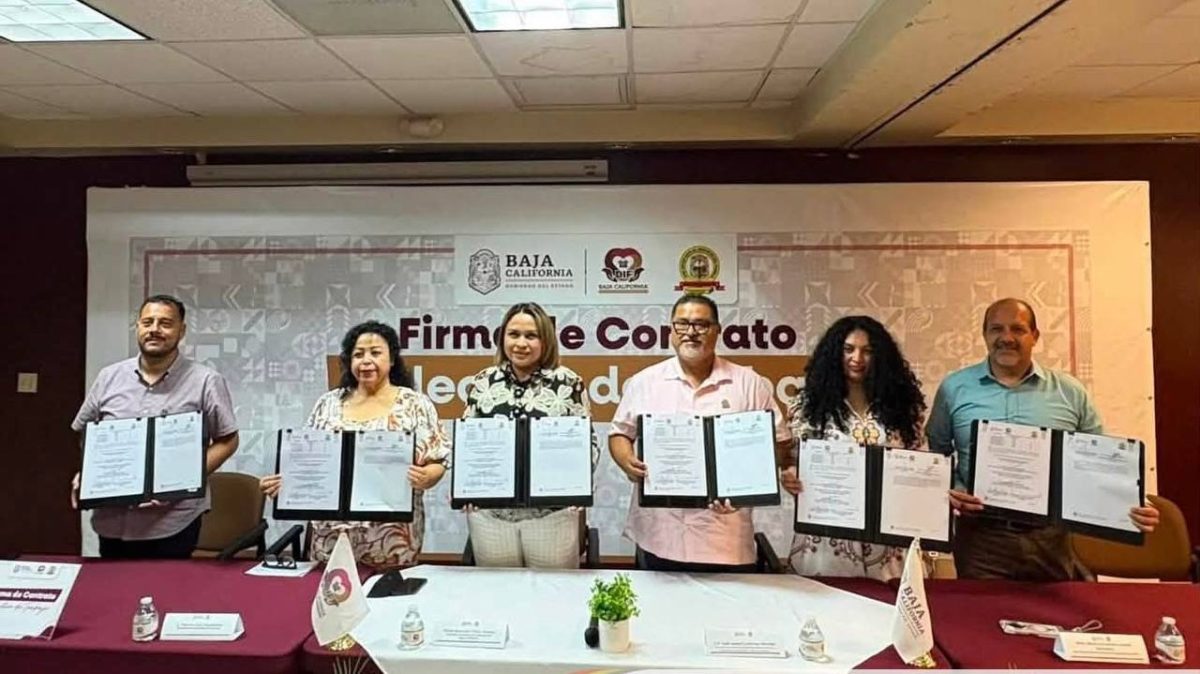 DIF Baja California y Sindicato de Burócratas formalizan nuevo contrato colectivo de trabajo