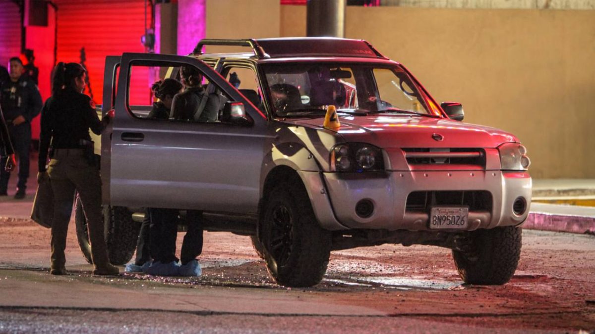 Hombre baleado busca ayuda en gasolinera de la colonia Murua en Tijuana