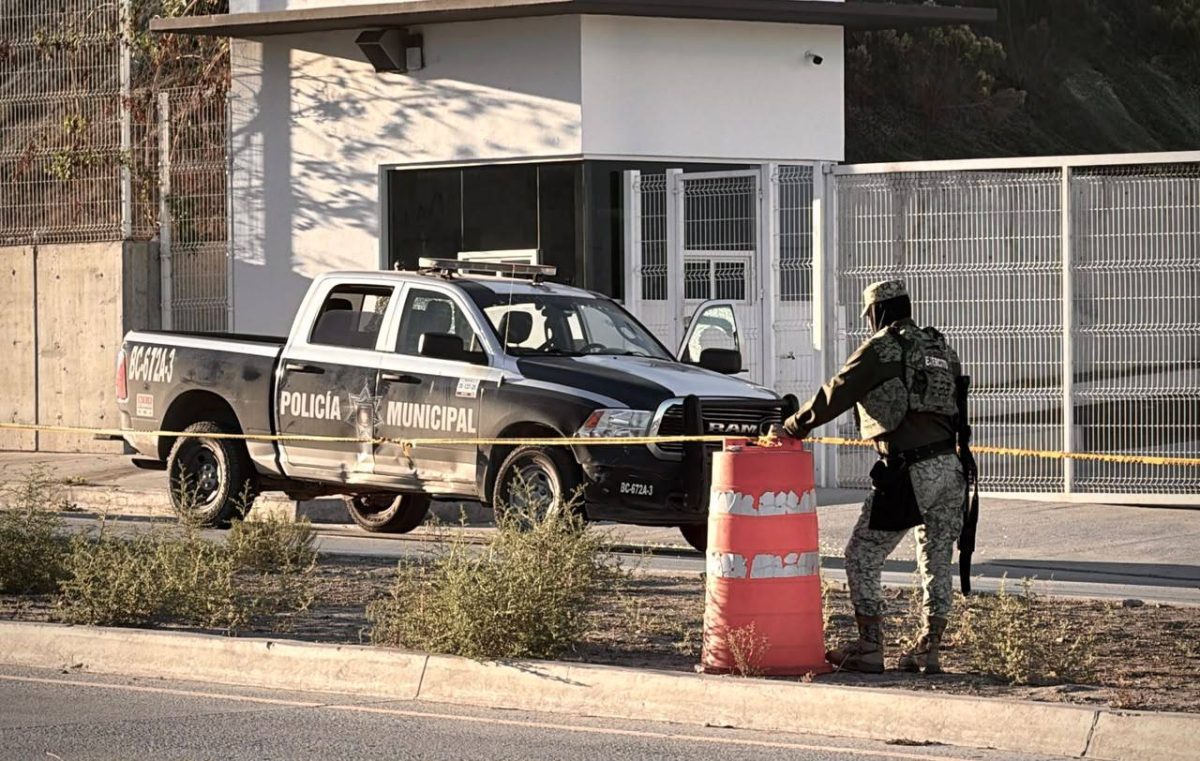Atacan a balazos a policía municipal en Tijuana; resulta herido