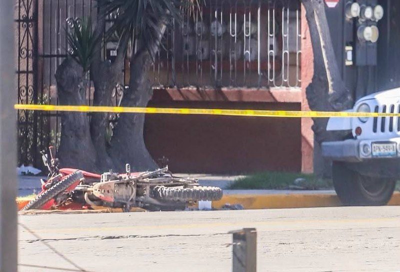 Muere motociclista tras enfrentamiento con la Policía Municipal en Ensenada
